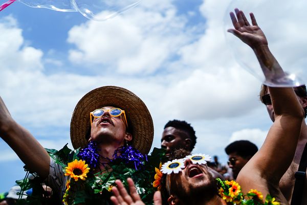 Bloco Regional da Nair desfila pela avenida Beira-Mar no Centro de Vitória por Vitor Jubini