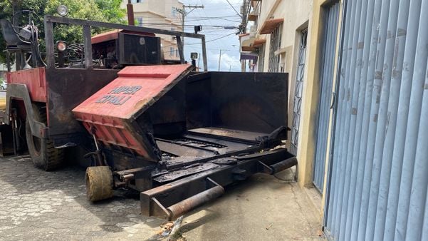 Máquina chegou a atingir a parede de um prédio no bairro Vista da Serra, em Colatina