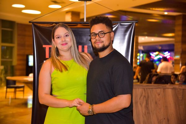 Confira quem passou pelo dia de autógrafos no lançamento do livro "Tchau, Depressão!", no Boulevard Shopping Vila Velha, em 18/02 por Rodrigo Gavini