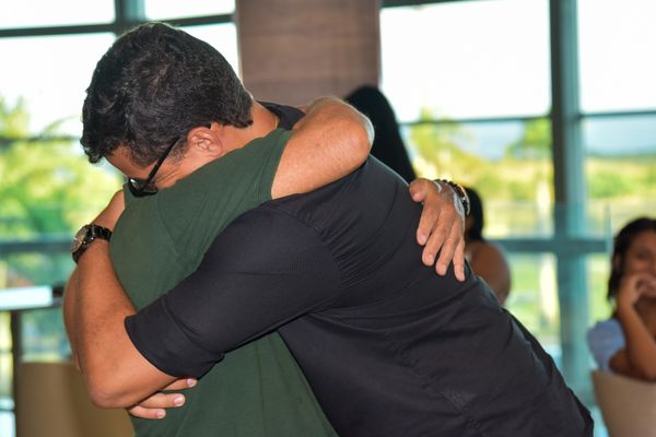 Confira quem passou pelo dia de autógrafos no lançamento do livro "Tchau, Depressão!", no Boulevard Shopping Vila Velha, em 18/02 por Rodrigo Gavini