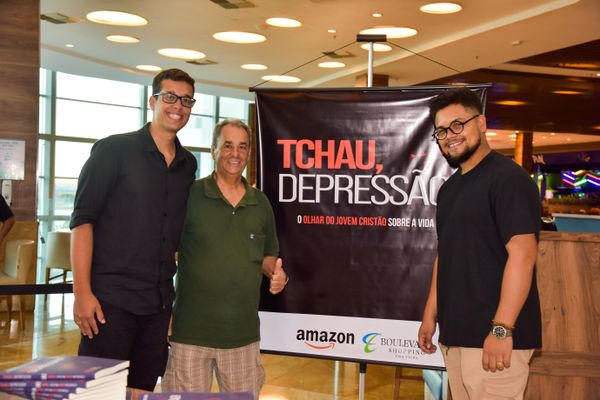 Confira quem passou pelo dia de autógrafos no lançamento do livro "Tchau, Depressão!", no Boulevard Shopping Vila Velha, em 18/02 por Rodrigo Gavini