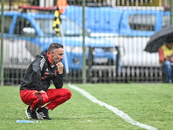 Português tem começo difícil no comando do Flamengo
