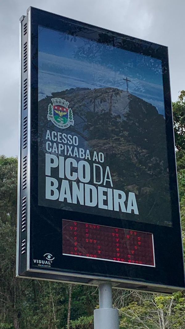Pico da Bandeira ganhou dois relógios digitais medindo hora e temperatura