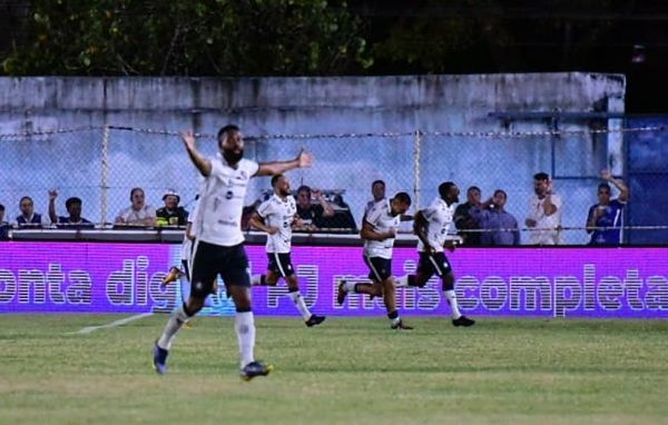 Confira imagens da derrota do Vitória na Copa do Brasil por Carlos Alberto Silva