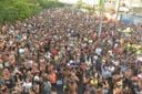 Bloco Kustelão arrasta multidão em Jardim Camburi neste sábado (25)(Ricardo Medeiros)