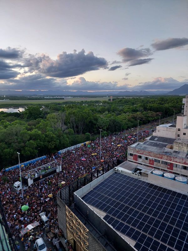 Bloco Kustelão desfila na Avenida Norte-Sul em Jardim Camburi por Foto Leitor