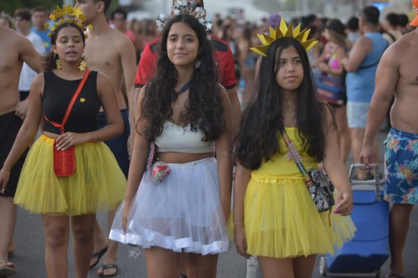 Bloco Kustelão desfila na Avenida Norte-Sul em Jardim Camburi por Ricardo Medeiros