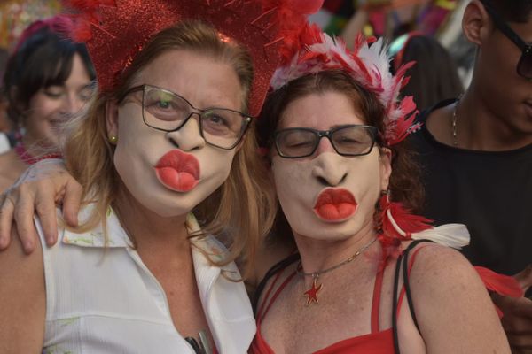 Foliões e representantes de blocos do Centro de Vitória protestam contra cancelamento de desfile por Ricardo Medeiros