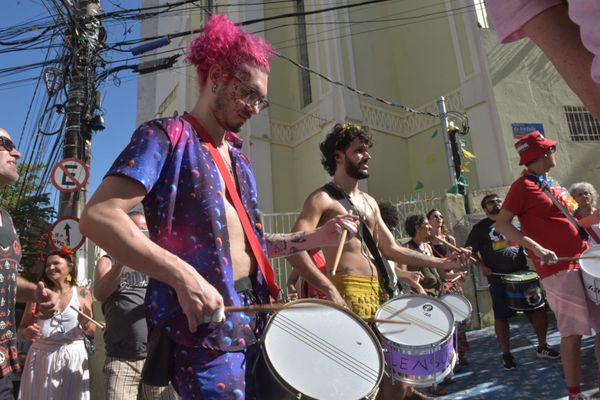 Foliões protestam contra cancelamento de blocos no Centro de Vitória neste sábado (25) por Ricardo Medeiros