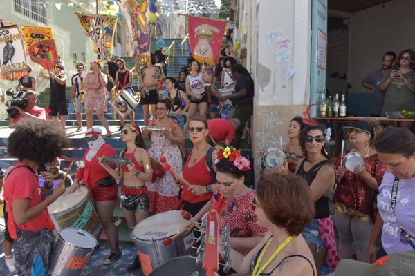 Foliões protestam contra cancelamento de blocos no Centro de Vitória neste sábado (25) por Ricardo Medeiros
