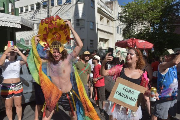 Foliões protestam contra cancelamento de blocos no Centro de Vitória neste sábado (25) por Ricardo Medeiros