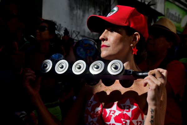 Blocos de carnaval do Centro de Vitória saem às ruas em protesto por Fernando Madeira