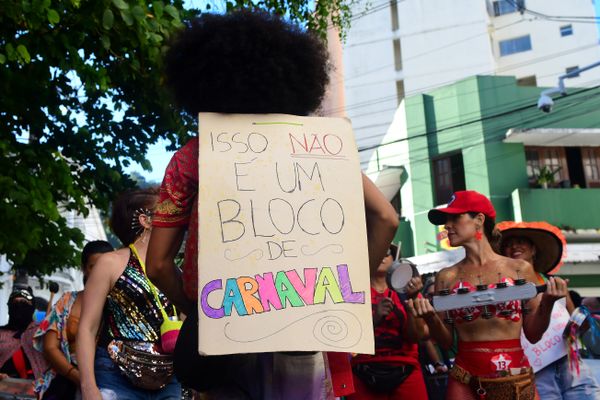 Blocos de carnaval do Centro de Vitória saem às ruas em protesto por Fernando Madeira