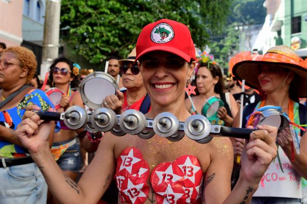 Blocos de carnaval do Centro de Vitória saem às ruas em protesto por Fernando Madeira