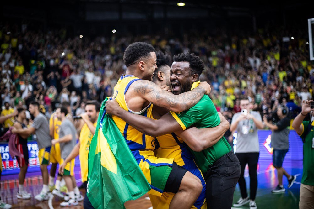 Brasil se recupera, vence Porto Rico no basquete feminino e mantém