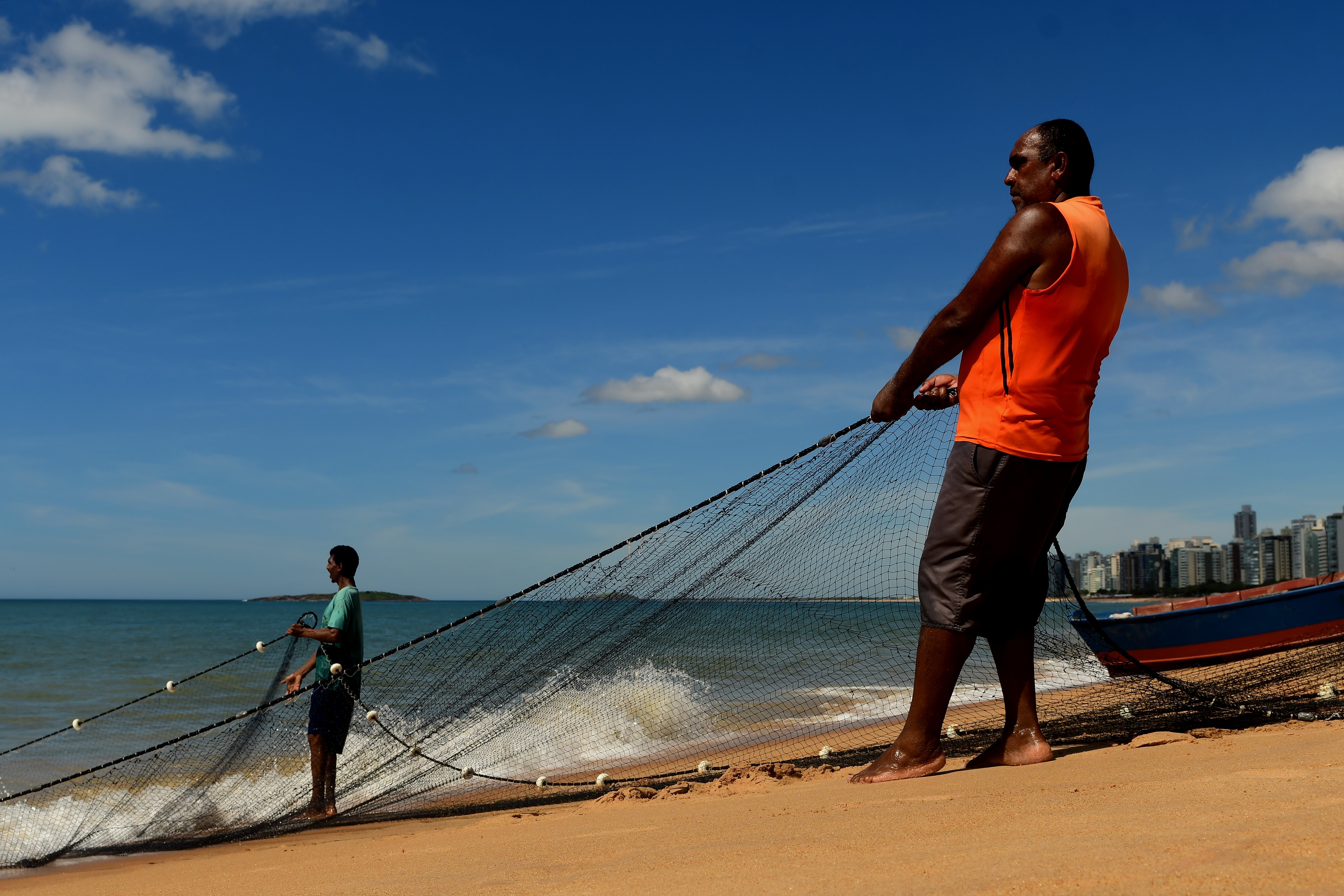 Puxada de rede na Praia de Itapuã, Vila Velha