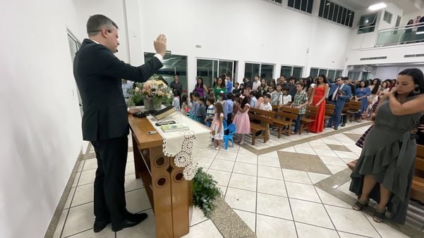 A formação do pastor da ICM se dá pela experiência ao longo dos anos