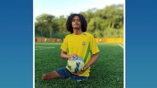 Gustavo Gonçalves Adriano, de 22 anos, é um apaixonado por futebol