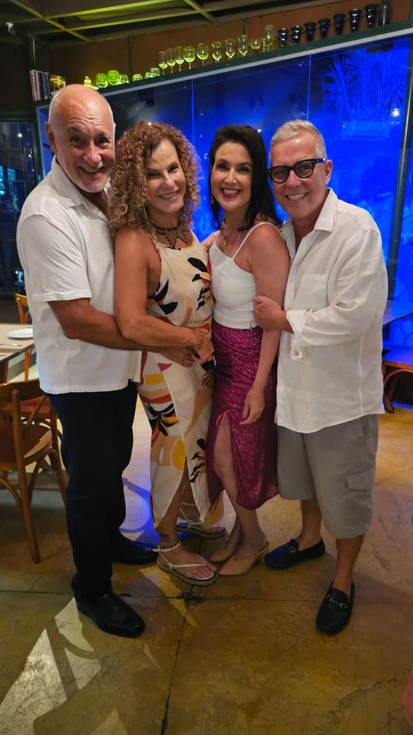 Alexandre Vasconcellos e Mônica Zorzanelli, Renata Rasseli e André Hees