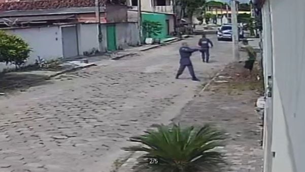 Vídeo mostra momento em que PM mata homem algemado em Pedro Canário