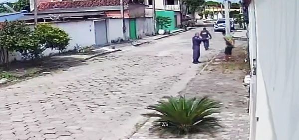 Vídeo mostra momento em que PM mata homem algemado em Pedro Canário
