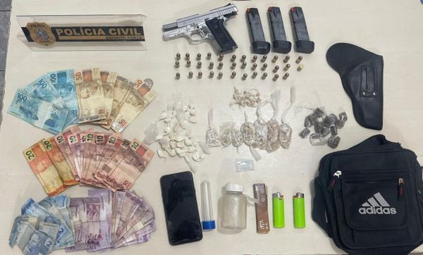 Material apreendido pela Polícia Civil durante a ação em que  Jhon Mayque da Silva Mariano, de 25 anos, morreu