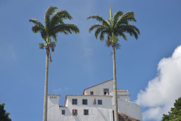 Com Festa da Penha se aproximando, Convento recebe pintura em Vila Velha