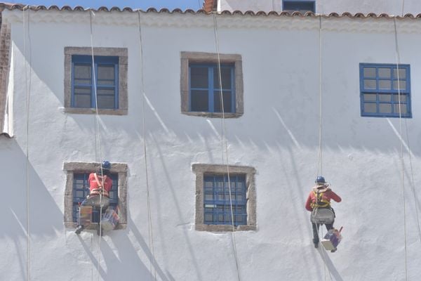 Com Festa da Penha se aproximando, Convento recebe pintura em Vila Velha por Ricardo Medeiros