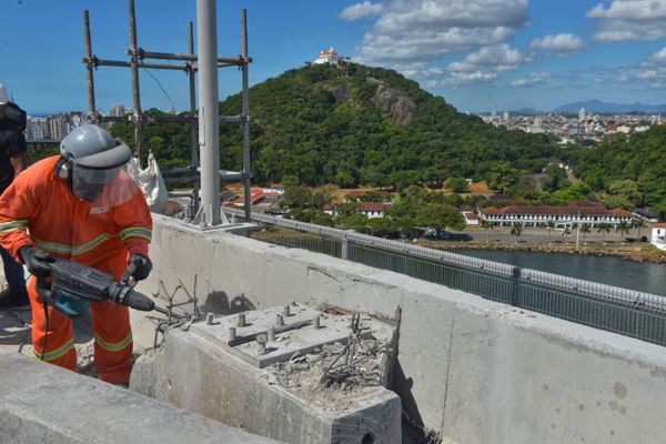 Muretas da Terceira Ponte começam a ser removidas para obras de expansão
