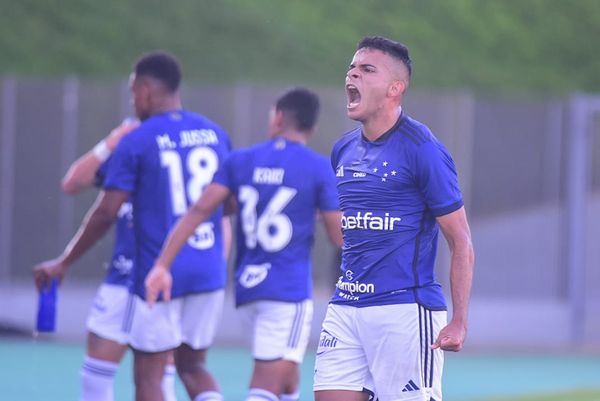 Confira imagens do empate entre Cruzeiro e Democrata-SL no Kleber Andrade por Vitor Jubini