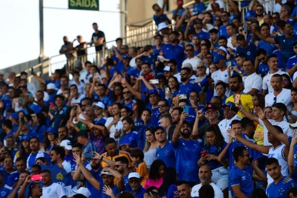 Confira imagens do empate entre Cruzeiro e Democrata-SL no Kleber Andrade