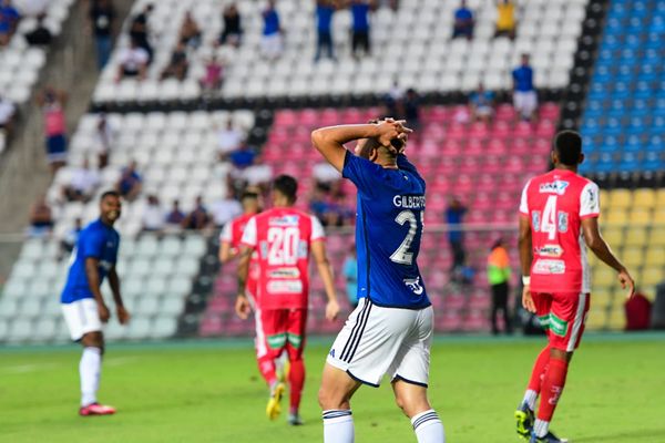 Lance do jogo entre Cruzeiro e Democrata de Sete Lagoas, no Estádio Kleber Andrade, em Cariacica, pelo Campeonato Mineiro por Vitor Jubini