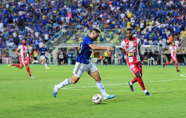 Lance do jogo entre Cruzeiro e Democrata de Sete Lagoas, no Estádio Kleber Andrade, em Cariacica, pelo Campeonato Mineiro por Vitor Jubini