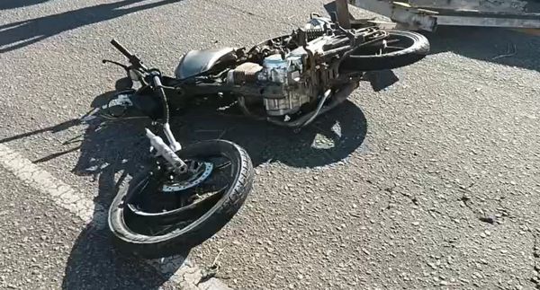 Acidente entre carro e moto deixa uma pessoa morta na ES 060 em Marataízes