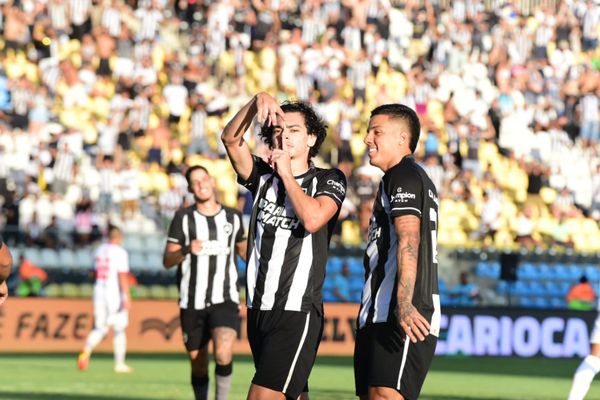 undefined por Carlos Alberto Silva