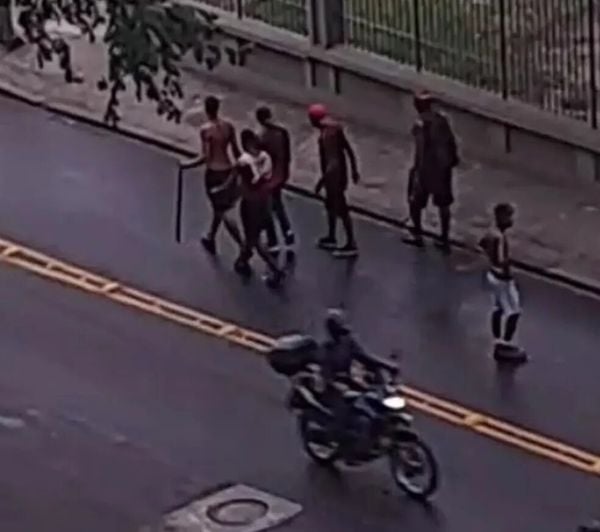 Torcidas organizadas de Flamengo e Vasco entraram em confronto nas proximidades do Maracanã 