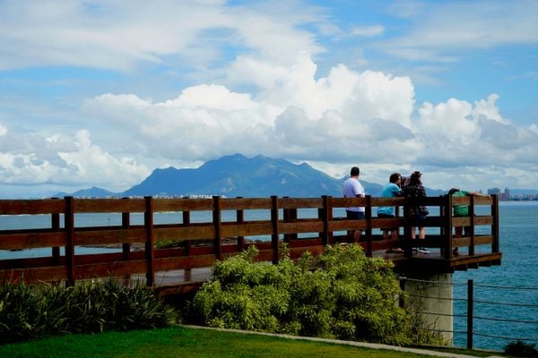 Farol de Santa Luzia, em Vila Velha, mistura a bonita vista com a importância história por Fernando Madeira