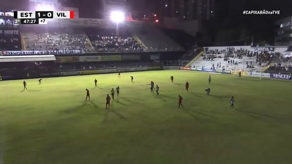 Parte dos refletores se apagaram e partida foi encerrada por falta de iluminação