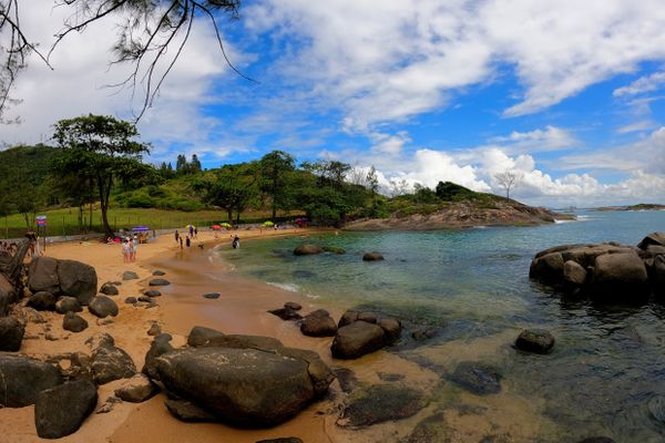 Praia Secreta, em Vila Velha, atrai moradores da cidade e turistas por Fernando Madeira