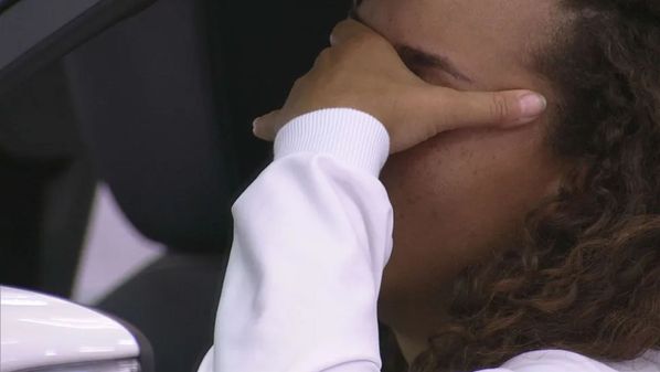 A modelo foi quem apertou o botão para participar do jogo, na última quarta-feira, 8, e puxou Fred para o duelo