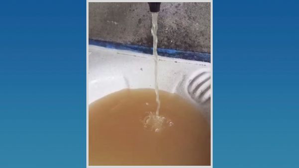 Água chega turva para moradores da Serra