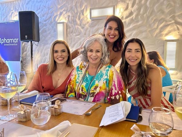 Flávia Gama, Patricia Asseff, Renata Rasseli e Marina Coser