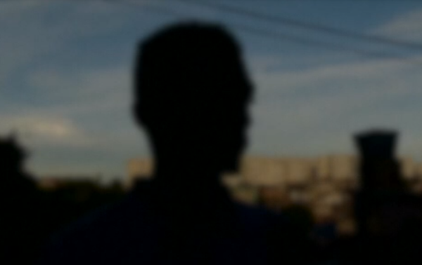 Na casa invadida em Cariacica estavam um motoboy de 19 anos (acima) e duas crianças, de 12 e dois anos