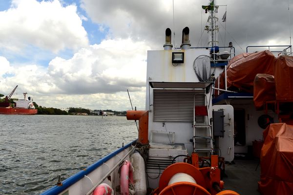Estudantes formandos do curso de Oceanografia da Ufes embarcam no Navio-escola Ciências do Mar III por Carlos Alberto Silva