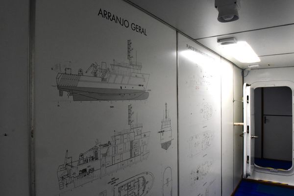 O interior do Navio-escola Ciências do Mar III, que pode receber até 26 pessoas por Carlos Alberto Silva