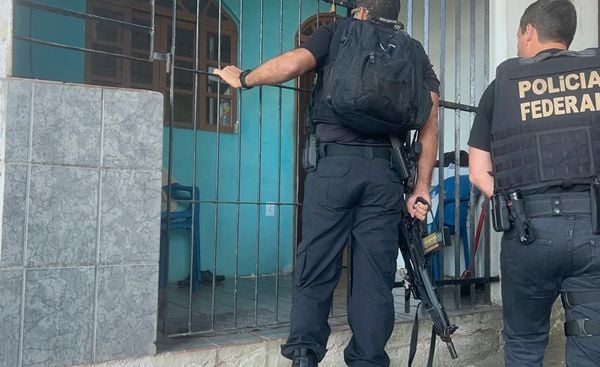 Polícia Federal encontra desenho de Pablo Escobar em ação contra tráfico no Espírito Santo por Polícia Federal