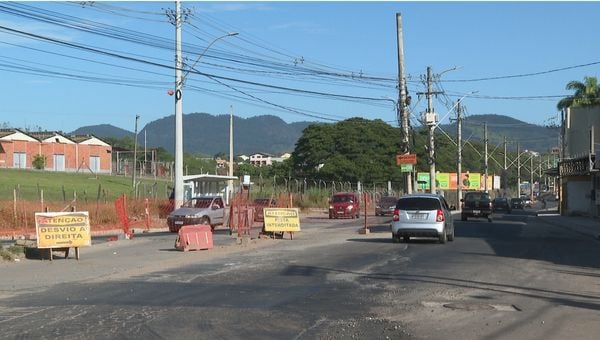 Obra em avenida de Cachoeiro deve ser concluída com atraso  por Luiz Gonçalves 