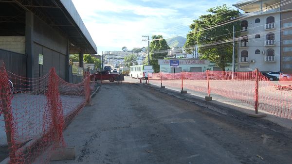 Obra em avenida de Cachoeiro deve ser concluída com atraso  por Luiz Gonçalves 