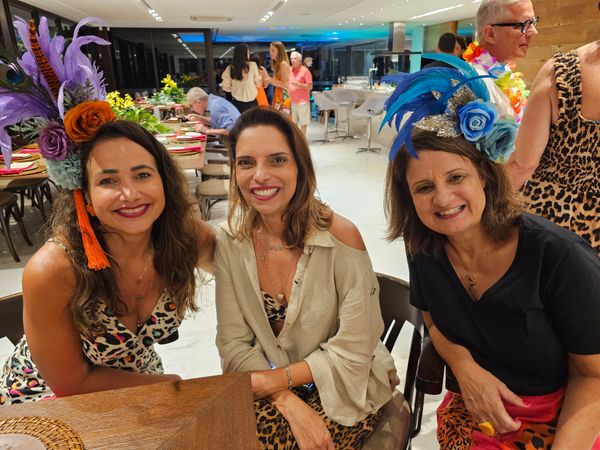 Aline Stefenon, Bruna Medeiros e Rachel Martins 