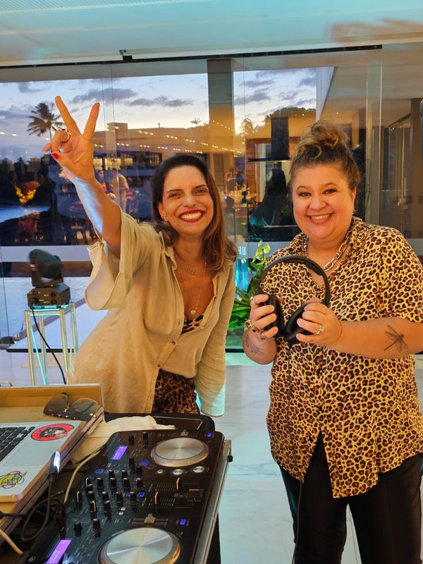 Bruna Medeiros e Larissa Tantan